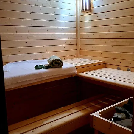 Appartement Mit Jacuzzi Und Sauna