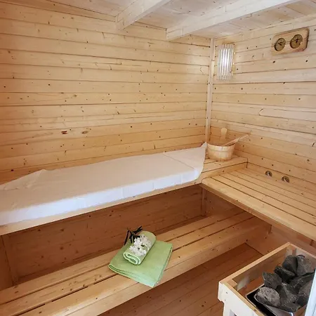 Appartement Mit Jacuzzi Und Sauna