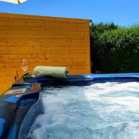 Mit Jacuzzi Und Sauna Appartement Nin