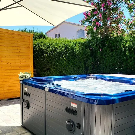 Mit Jacuzzi Und Sauna * Nin