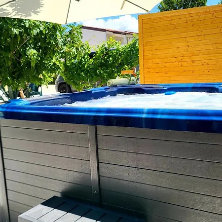 Lejlighed Mit Jacuzzi Und Sauna Nin